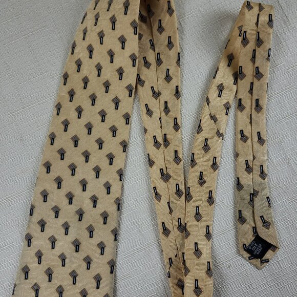 Vintage Neo Bill Blass 100% Silk Necktie, Diamonds & Rectangles, Gold Background - Picture 3 of 6
